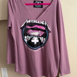 Metallica ribbed top
Torrid
Size 0